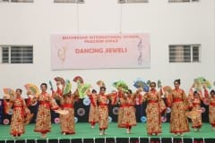 Dancing Jewels